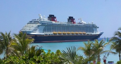 disney-cruise-ship-615116_1280-e1427727657269[1]