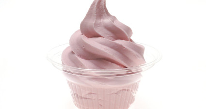 17440-a-cup-of-strawberry-frozen-yogurt-pv