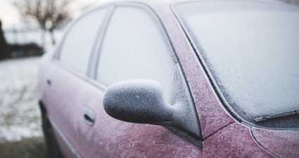 car snow-791089_1280